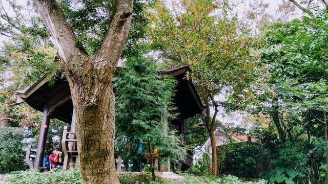 第一座六角涼亭