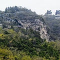 眺望茱萸峰玄帝宮和下行步道