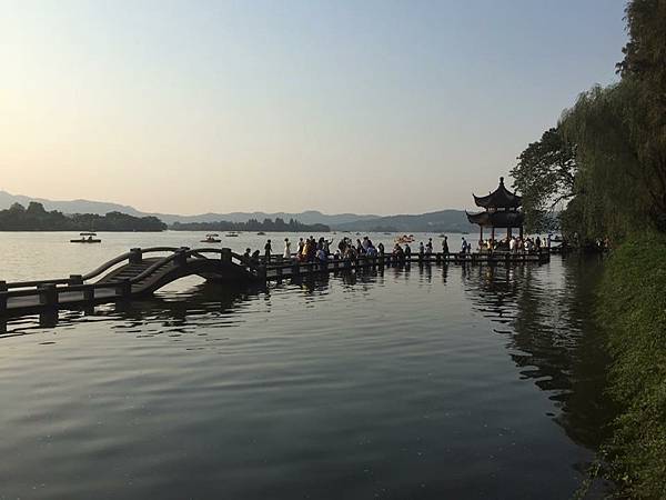 【漫遊杭州】雷峰塔 印象西湖，夢裡尋她千百度，奈何法海就是不