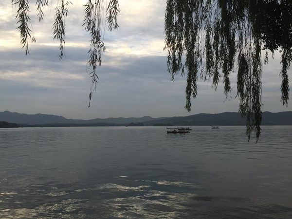 【漫遊杭州】西湖美景～三月天咧！南屏晚鐘、花港觀魚、武松、蘇