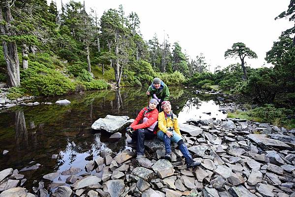 雪山翠池下志佳陽 雪山翠池下志佳陽