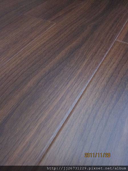 晶鑽系列-浪漫胡桃5-超耐磨木地板/強化木地板