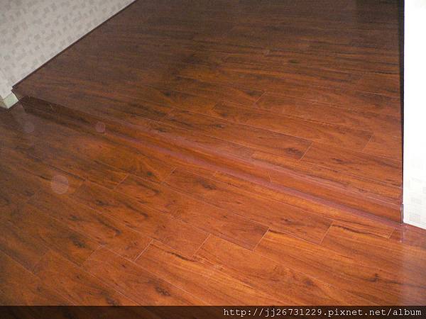 鋼琴面拍立扣-紅檀香-P1110034-超耐磨木地板/強化木地板