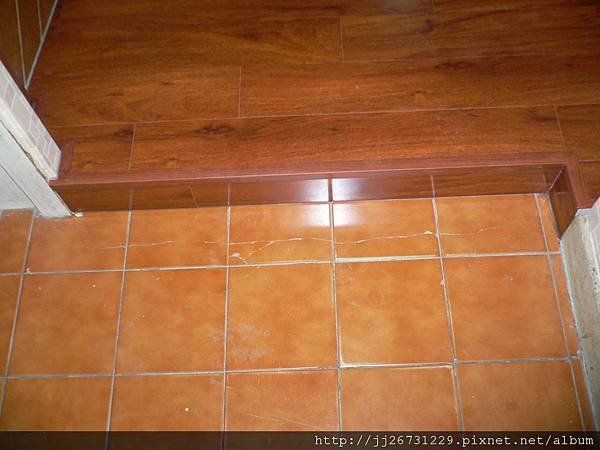 鋼琴面拍立扣-紅檀香-P1110035-超耐磨木地板/強化木地板
