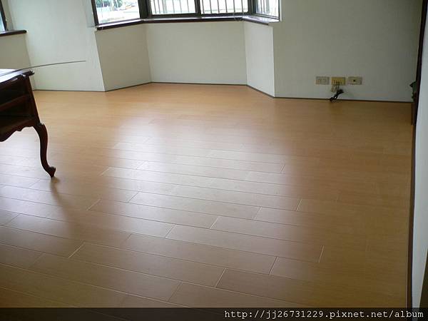 晶鑽-歐洲櫸木-P1090759-超耐磨木地板/強化木地板