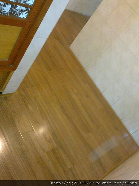 鋼琴面拍立扣-柚木-20120112603-超耐磨木地板/強化木地板