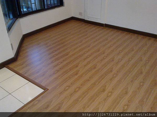 簡約無縫木地板-美國胡桃110602081-超耐磨木地板/強化木地板