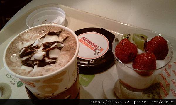 5.DUNKIN' DONUTS 中間圓盤餐點到會一閃一閃 我是鄉下來的不知道10.32