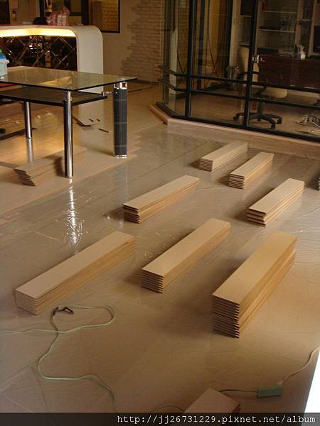 鋼琴面拍立扣-瑞士白橡-20120301-02客廳-06陽台一方向2-超耐磨木地板/強化木地板
