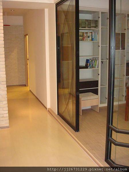 鋼琴面拍立扣-瑞士白橡-2012030107走廊7-超耐磨木地板/強化木地板