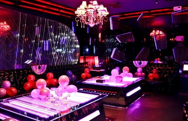 什麼是300店?甚麼是制服店?介紹及玩法LINE ID: 