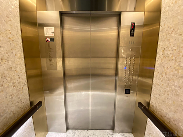 板橋凱撒大飯店電梯