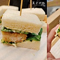 【內湖美食】舞螞蟻日式三明治，大推特製豬排餅，必點日式和菓子摩納卡｜哈拉影城附近｜天界之舟行善濟世 (14).jpg