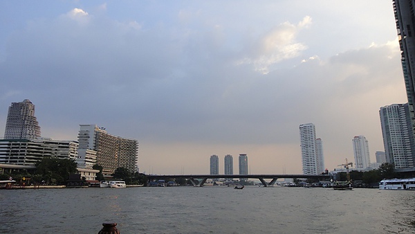 河上風景