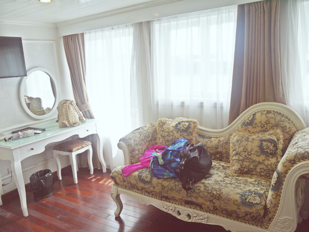 Signature Halong Cruise