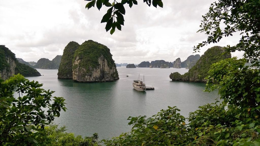 Signature Cruise, Halong Bay