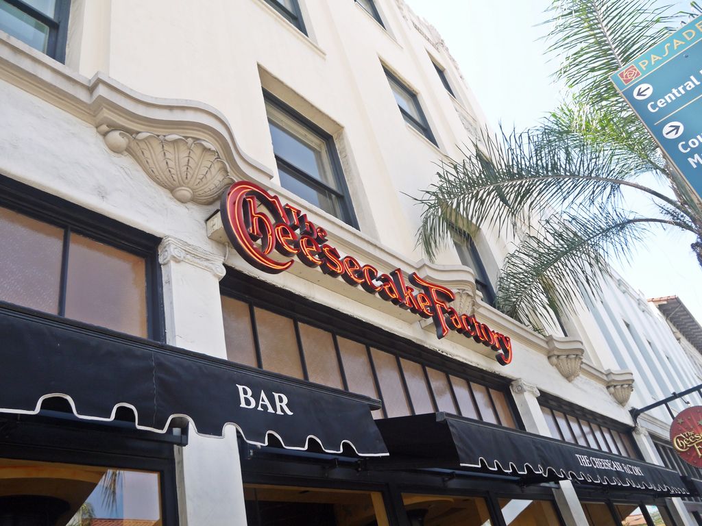 The Cheesecake Factory (帕薩迪納)