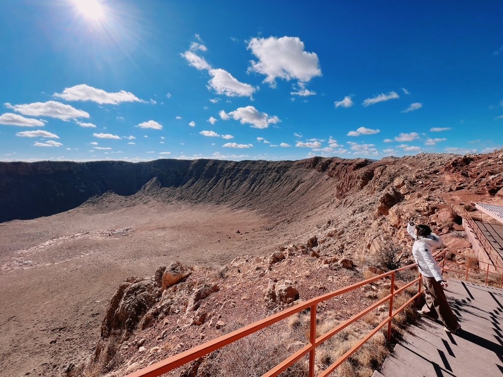 巴林傑隕石坑 Barringer Crater或Meteor Crater