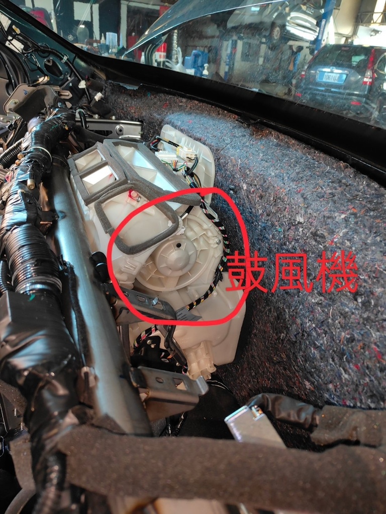 【汽車冷氣不冷怎麼辦】原廠報價嚇死人！轉去台南興泰汽車修配廠