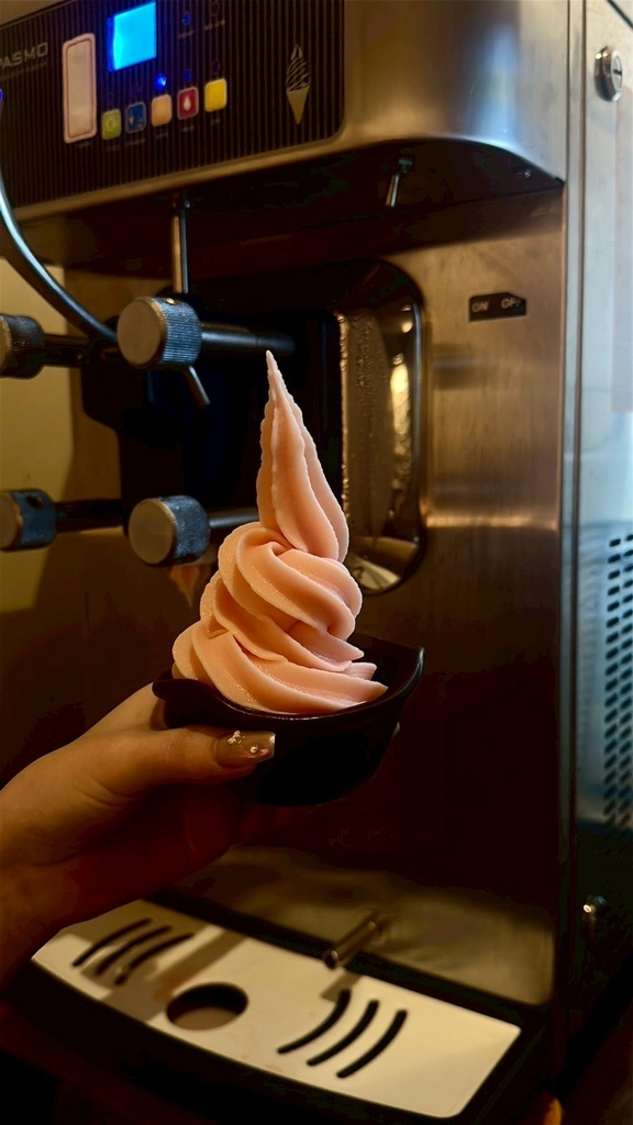 高雄燒肉推薦【鉄人燒肉】和牛入口即化有代烤｜燒肉套餐CP值超