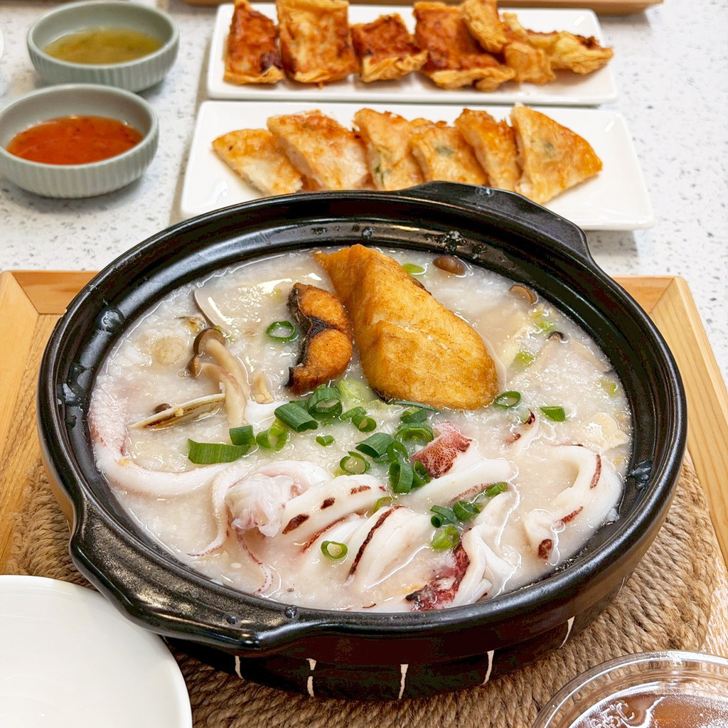 台南美食推薦|寶煲餐飲|東區簡餐外食族必收|小卷整隻卷卷粥| 台南美食推薦|寶煲餐飲|東區簡餐外食族必收|小卷整隻卷卷粥|