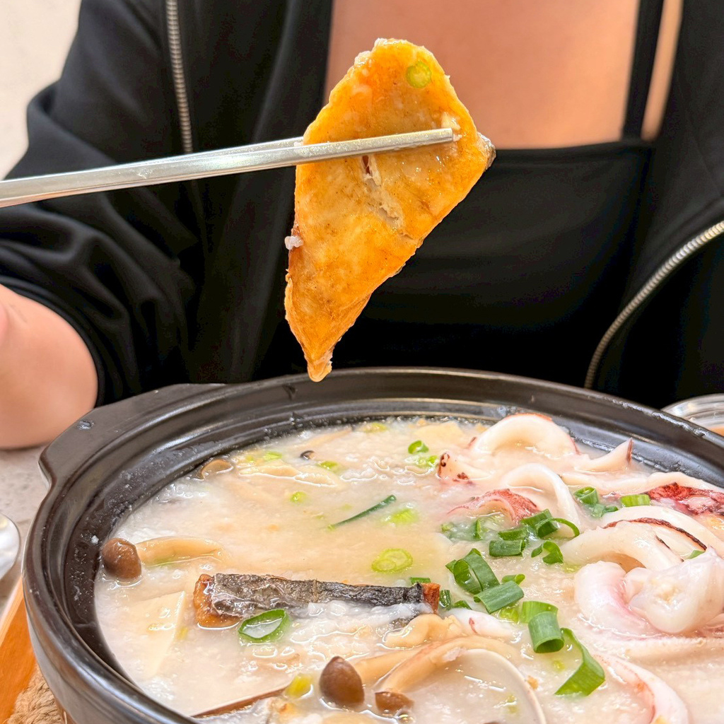 台南美食推薦|寶煲餐飲|東區簡餐外食族必收|小卷整隻卷卷粥| 台南美食推薦|寶煲餐飲|東區簡餐外食族必收|小卷整隻卷卷粥|