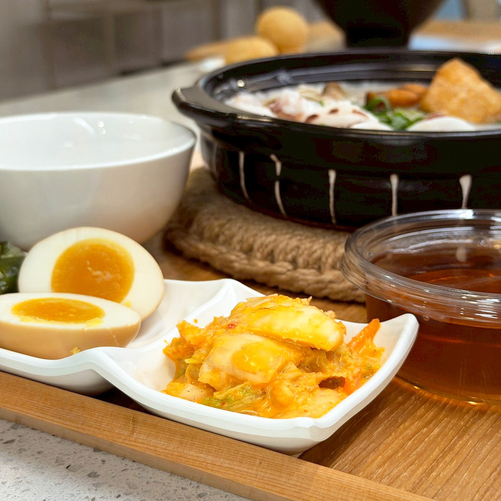 台南美食推薦|寶煲餐飲|東區簡餐外食族必收|小卷整隻卷卷粥| 台南美食推薦|寶煲餐飲|東區簡餐外食族必收|小卷整隻卷卷粥|