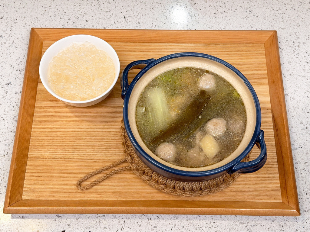 台南美食推薦|寶煲餐飲|東區簡餐外食族必收|小卷整隻卷卷粥| 台南美食推薦|寶煲餐飲|東區簡餐外食族必收|小卷整隻卷卷粥|
