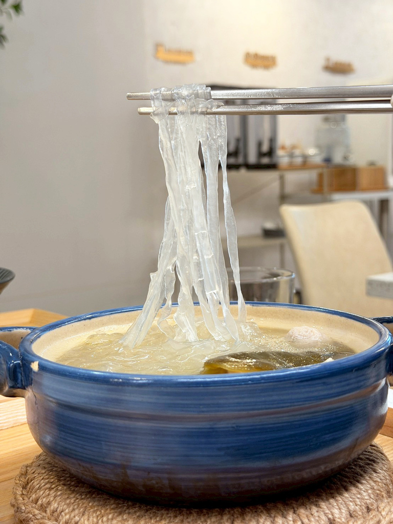 台南美食推薦|寶煲餐飲|東區簡餐外食族必收|小卷整隻卷卷粥| 台南美食推薦|寶煲餐飲|東區簡餐外食族必收|小卷整隻卷卷粥|