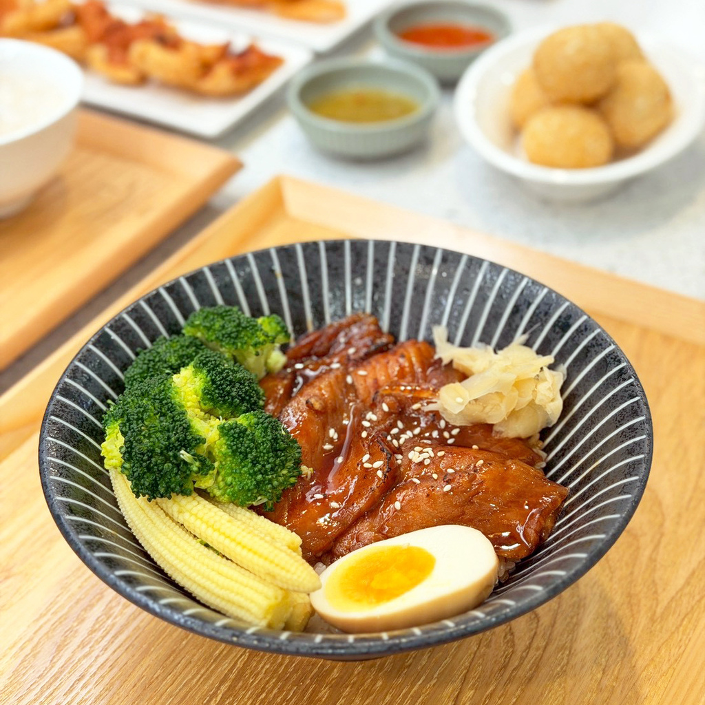 台南美食推薦|寶煲餐飲|東區簡餐外食族必收|小卷整隻卷卷粥| 台南美食推薦|寶煲餐飲|東區簡餐外食族必收|小卷整隻卷卷粥|