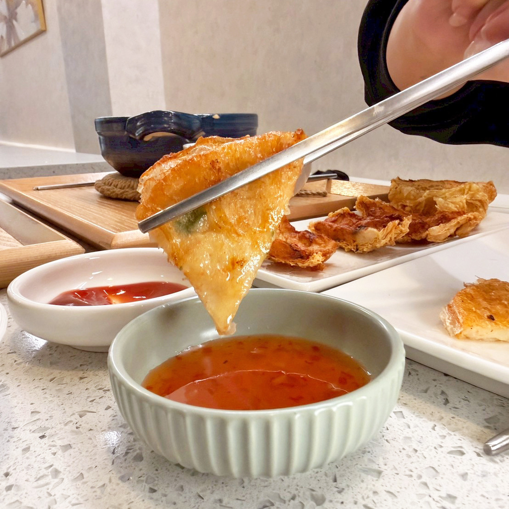 台南美食推薦|寶煲餐飲|東區簡餐外食族必收|小卷整隻卷卷粥| 台南美食推薦|寶煲餐飲|東區簡餐外食族必收|小卷整隻卷卷粥|