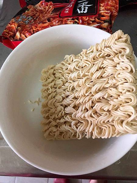 泡麵 ❤ 大炒一番泡菜燒肉風味心得 X 台灣泡麵。