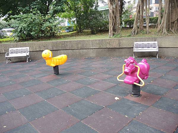 親子景點 ❤ 仙岩公園 ♪ 北市文山區公園 ♩ 社區小公園 