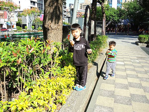 親子景點 ❤ 尼加拉瓜公園 ♪ 蘆洲親子景點 ♩ 公園雖小但