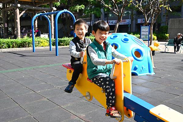 親子景點 ❤ 尼加拉瓜公園 ♪ 蘆洲親子景點 ♩ 公園雖小但