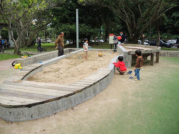 親子景點 ❤ 台北文山萬芳四號公園 ♪ 北市文山親子景點 ♩