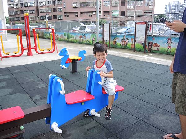 親子景點 ❤ 新北汐止忠孝運動公園 ♪ 新北汐止親子景點 ♩