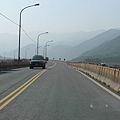 河床上的臨時道路.JPG