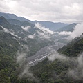 雲昏雨濕低縹緲