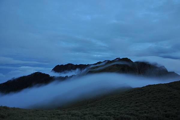 雲聲逐壑草上流