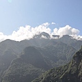 白雲蒼狗動遠山