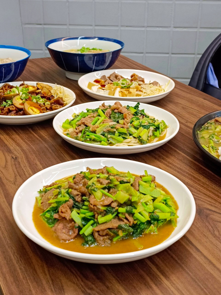 雲林美食,雲林美食餐廳,土庫美食推薦,張家牛肉麵,適合家庭聚餐,上班族用餐,牛肉燴飯,羊肉炒麵25.jpg