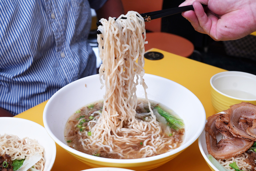 天天意麵,台南麵店推薦,北區平價麵店,乾麵,紅油抄手麵,榨菜肉絲麵,豬肉高麗菜水餃11.jpg