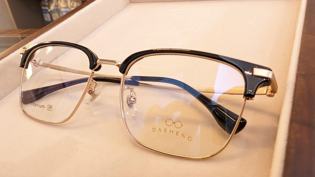 高雄眼鏡【達生眼鏡】千元輕鬆入手高質感鏡框│全日本製作眼鏡│