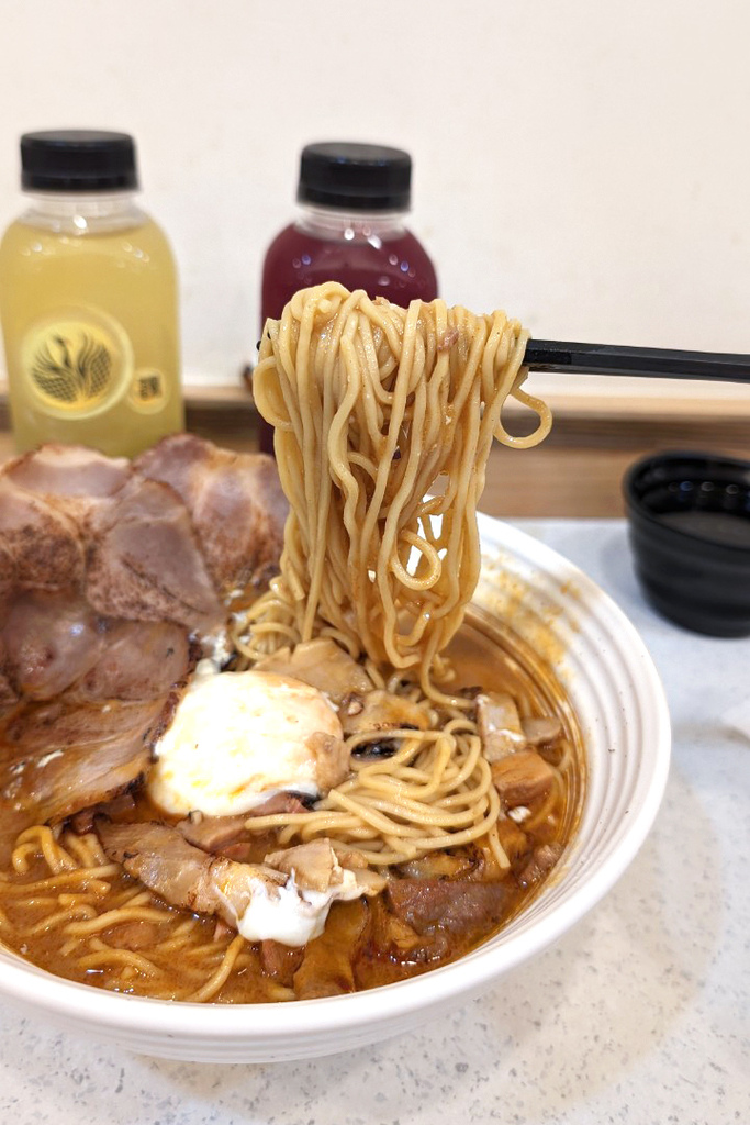 永康平價拉麵【鶴昇町拉麵】價格親民拉麵,一碗就征服你的味蕾! 永康平價拉麵【鶴昇町拉麵】價格親民拉麵,一碗就征服你的味蕾!