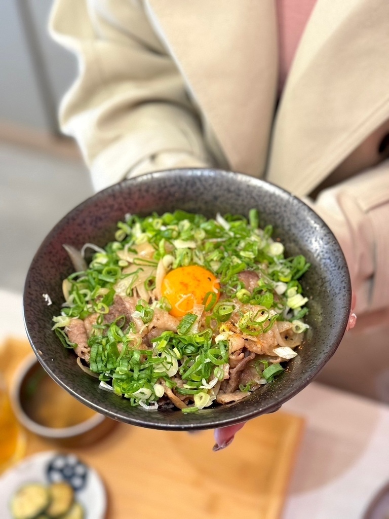 台南日式美食｜東區裕樂亭推薦｜月見蔥燒牛丼｜焗烤奶油雞腿飯