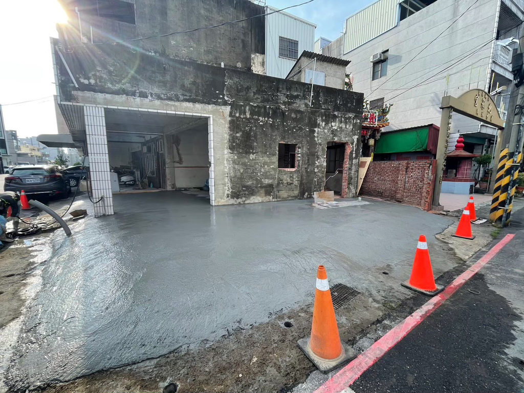 台南統包推薦【富川土木包工業】廢墟老屋翻修變身現代簡約辦公室