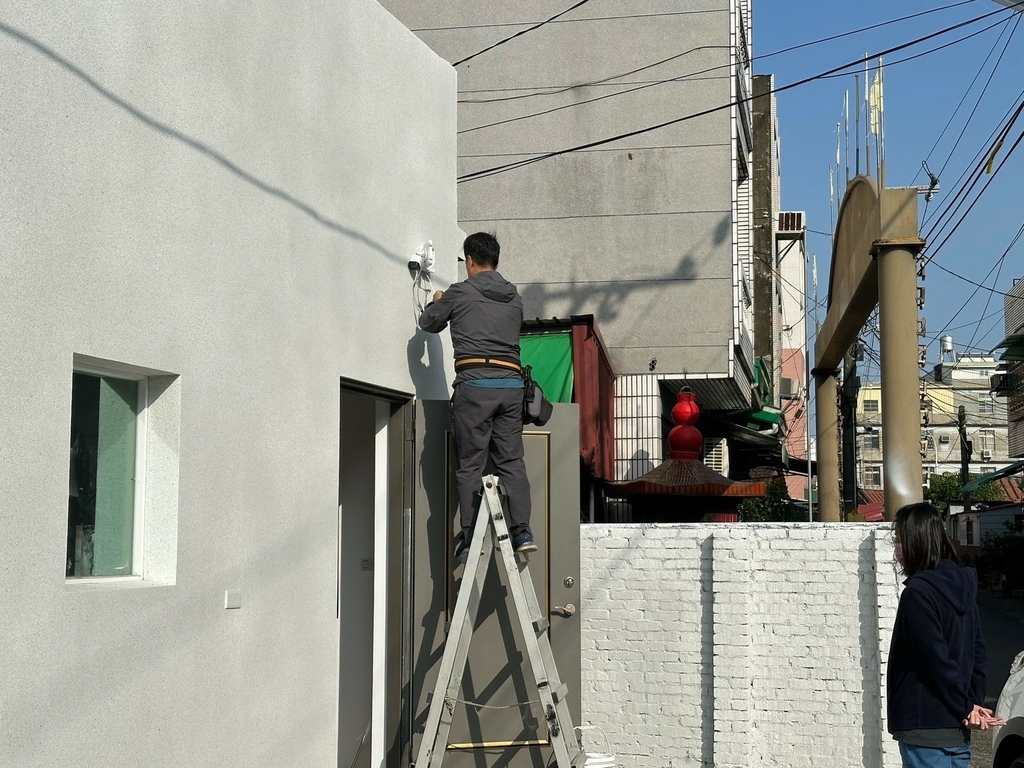 台南統包推薦【富川土木包工業】廢墟老屋翻修變身現代簡約辦公室