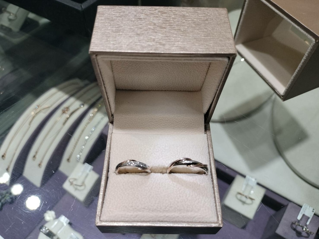台南結婚戒指推薦│小資新人平價對戒│日本鉑金戒指│嘉寶珠寶貼