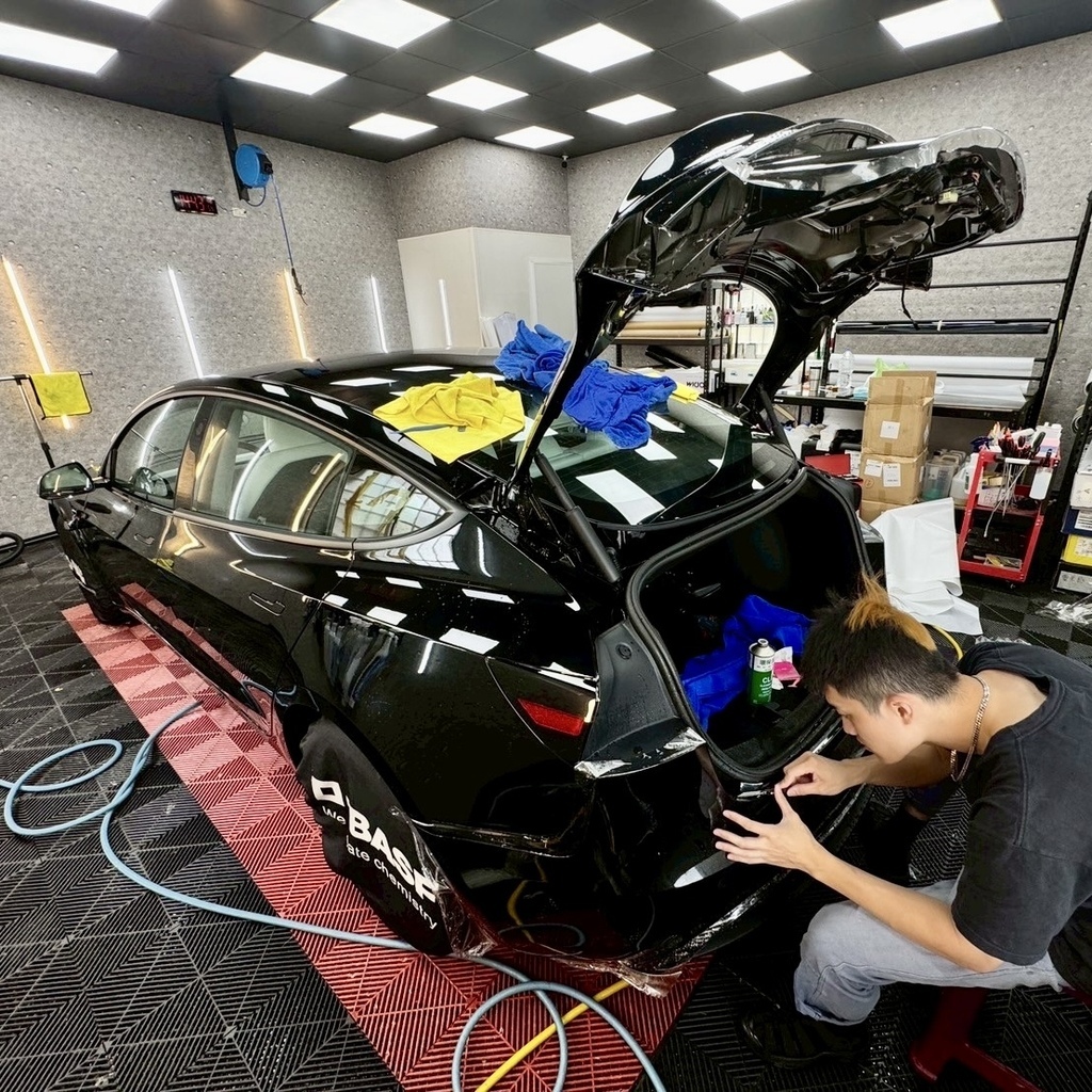台南汽車包膜推薦｜弗珥仕透明犀牛皮施工體驗｜保護車漆第一步，